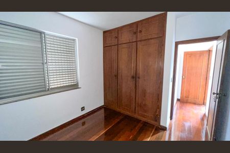 Apartamento à venda com 240m², 4 quartos e 4 vagas Apartamento à venda com 240m², 4 quartos e 4 vagasSuíte