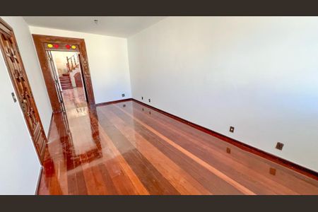 Apartamento à venda com 240m², 4 quartos e 4 vagas Apartamento à venda com 240m², 4 quartos e 4 vagasSala