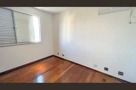 Apartamento à venda com 240m², 4 quartos e 4 vagas Apartamento à venda com 240m², 4 quartos e 4 vagasQuarto 2