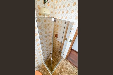 Apartamento à venda com 240m², 4 quartos e 4 vagas Apartamento à venda com 240m², 4 quartos e 4 vagasBanheiro 2