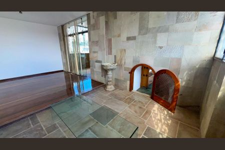 Apartamento à venda com 240m², 4 quartos e 4 vagas Apartamento à venda com 240m², 4 quartos e 4 vagasÁrea comum