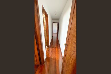 Apartamento à venda com 240m², 4 quartos e 4 vagas Apartamento à venda com 240m², 4 quartos e 4 vagasCorredor dos Quartos