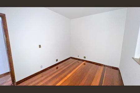 Apartamento à venda com 240m², 4 quartos e 4 vagas Apartamento à venda com 240m², 4 quartos e 4 vagasQuarto 3