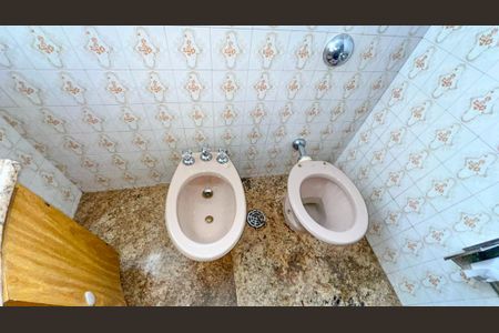 Apartamento à venda com 240m², 4 quartos e 4 vagas Apartamento à venda com 240m², 4 quartos e 4 vagasBanheiro 3