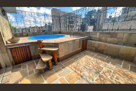 Apartamento à venda com 240m², 4 quartos e 4 vagas Apartamento à venda com 240m², 4 quartos e 4 vagasÁrea comum