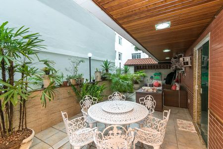 Apartamento à venda com 90m², 2 quartos e 1 vagaVaranda