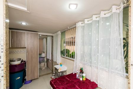 Apartamento à venda com 90m², 2 quartos e 1 vagaÁrea de Serviço
