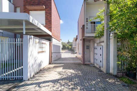 Casa de condomínio para alugar com 169m², 3 quartos e 2 vagas Casa de condomínio para alugar com 169m², 3 quartos e 2 vagasFachada