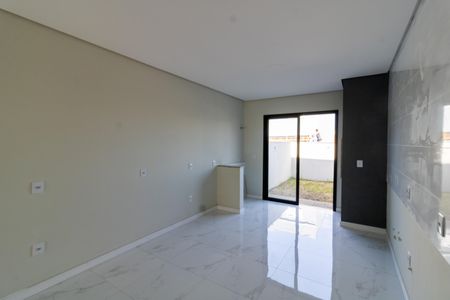 Casa à venda com 108m², 2 quartos e 2 vagas Casa à venda com 108m², 2 quartos e 2 vagasCozinha e Área de Serviço