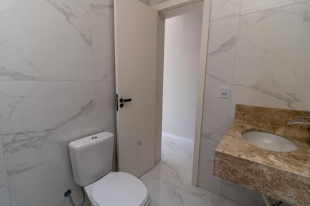 Casa à venda com 108m², 2 quartos e 2 vagas Casa à venda com 108m², 2 quartos e 2 vagasBanheiro da Suíte 1