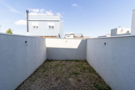 Casa à venda com 108m², 2 quartos e 2 vagas Casa à venda com 108m², 2 quartos e 2 vagasQuintal