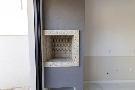 Casa à venda com 108m², 2 quartos e 2 vagas Casa à venda com 108m², 2 quartos e 2 vagasCozinha e Área de Serviço