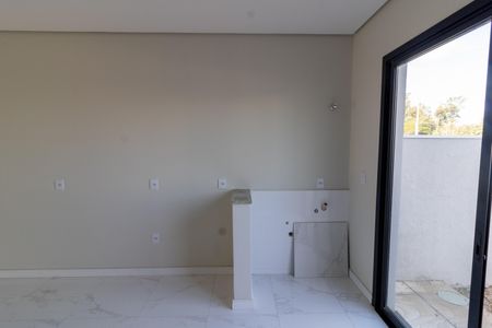 Casa à venda com 108m², 2 quartos e 2 vagas Casa à venda com 108m², 2 quartos e 2 vagasCozinha e Área de Serviço