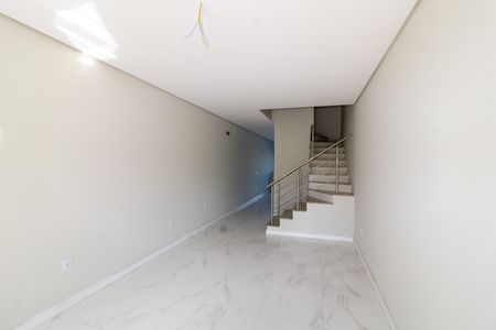 Casa à venda com 108m², 2 quartos e 2 vagas Casa à venda com 108m², 2 quartos e 2 vagasSala