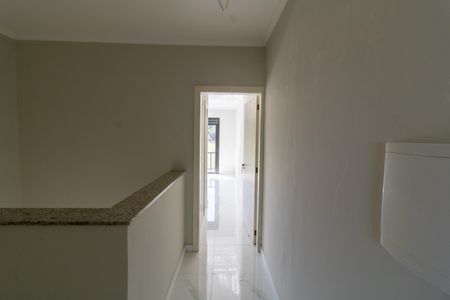 Casa à venda com 108m², 2 quartos e 2 vagas Casa à venda com 108m², 2 quartos e 2 vagasCorredor