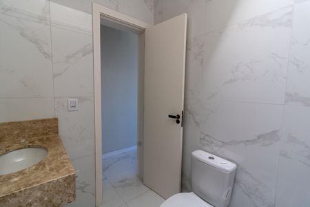 Casa à venda com 108m², 2 quartos e 2 vagas Casa à venda com 108m², 2 quartos e 2 vagasBanheiro da Suíte 2