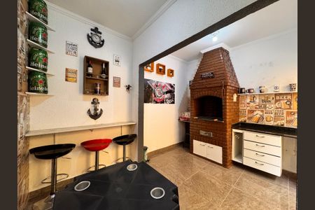 Casa à venda com 241m², 4 quartos e 6 vagas Casa à venda com 241m², 4 quartos e 6 vagasChurrasqueira área gourmet