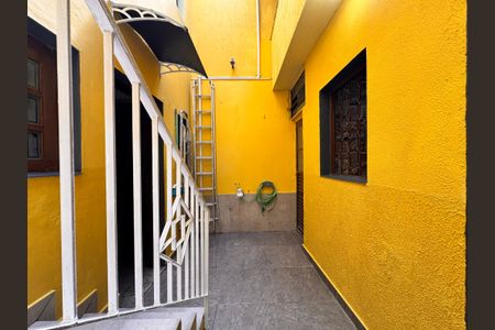 Casa à venda com 241m², 4 quartos e 6 vagas Casa à venda com 241m², 4 quartos e 6 vagasQuintal