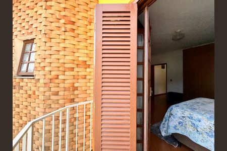 Casa à venda com 241m², 4 quartos e 6 vagas Casa à venda com 241m², 4 quartos e 6 vagasVista da Suíte