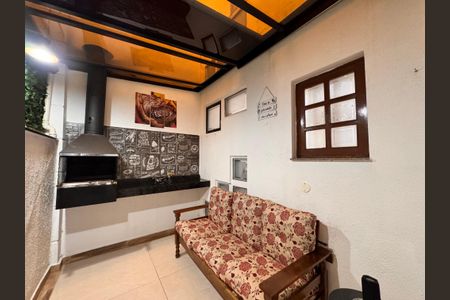 Casa à venda com 241m², 4 quartos e 6 vagas Casa à venda com 241m², 4 quartos e 6 vagasJardim de inverno