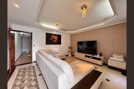 Casa à venda com 241m², 4 quartos e 6 vagas Casa à venda com 241m², 4 quartos e 6 vagasSala