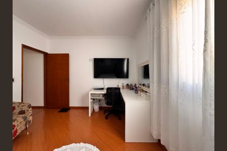 Casa à venda com 241m², 4 quartos e 6 vagas Casa à venda com 241m², 4 quartos e 6 vagasQuarto 2