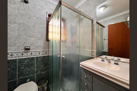 Casa à venda com 241m², 4 quartos e 6 vagas Casa à venda com 241m², 4 quartos e 6 vagasBanheiro Social