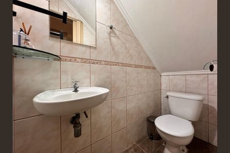 Casa à venda com 241m², 4 quartos e 6 vagas Casa à venda com 241m², 4 quartos e 6 vagasLavabo