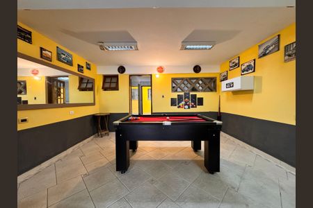 Casa à venda com 241m², 4 quartos e 6 vagas Casa à venda com 241m², 4 quartos e 6 vagasGaragem