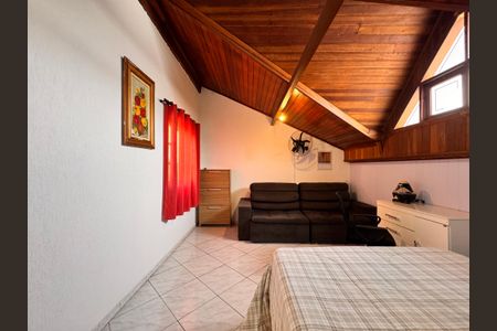 Casa à venda com 241m², 4 quartos e 6 vagas Casa à venda com 241m², 4 quartos e 6 vagasQuarto 3