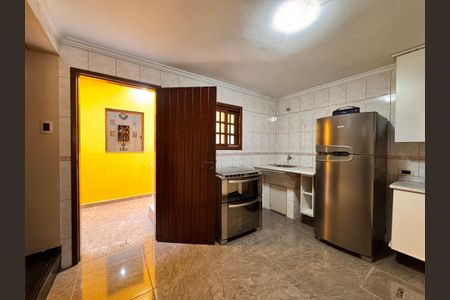 Casa à venda com 241m², 4 quartos e 6 vagas Casa à venda com 241m², 4 quartos e 6 vagasCozinha 2