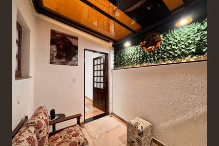 Casa à venda com 241m², 4 quartos e 6 vagas Casa à venda com 241m², 4 quartos e 6 vagasJardim de inverno