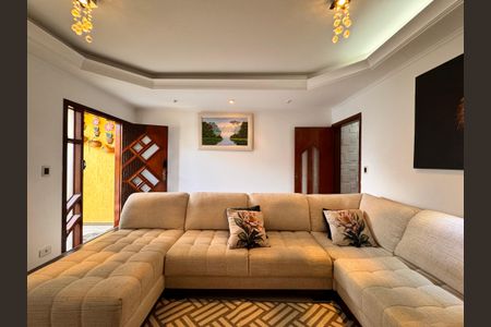 Casa à venda com 241m², 4 quartos e 6 vagas Casa à venda com 241m², 4 quartos e 6 vagasSala