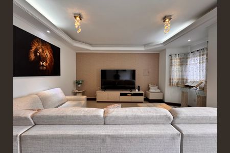 Casa à venda com 241m², 4 quartos e 6 vagas Casa à venda com 241m², 4 quartos e 6 vagasSala