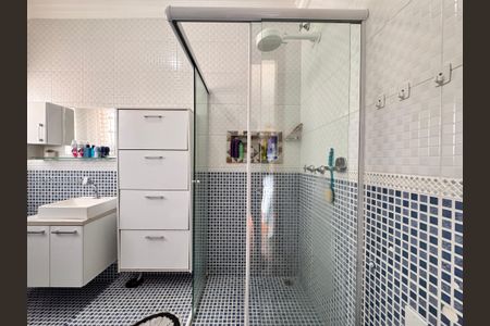 Casa à venda com 241m², 4 quartos e 6 vagas Casa à venda com 241m², 4 quartos e 6 vagasBanheiro da suíte