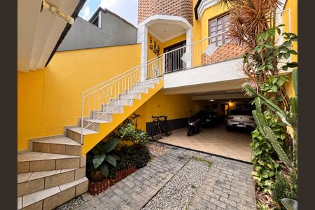 Casa à venda com 241m², 4 quartos e 6 vagas Casa à venda com 241m², 4 quartos e 6 vagasGaragem
