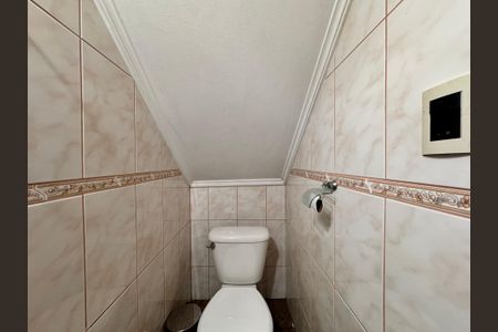 Casa à venda com 241m², 4 quartos e 6 vagas Casa à venda com 241m², 4 quartos e 6 vagasLavabo