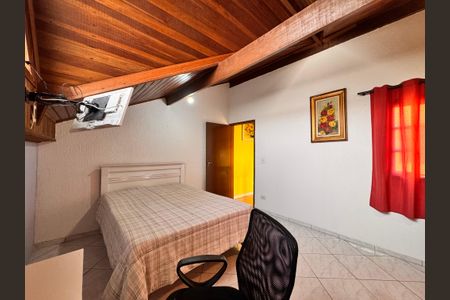 Casa à venda com 241m², 4 quartos e 6 vagas Casa à venda com 241m², 4 quartos e 6 vagasQuarto 3