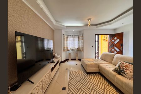 Casa à venda com 241m², 4 quartos e 6 vagas Casa à venda com 241m², 4 quartos e 6 vagasSala