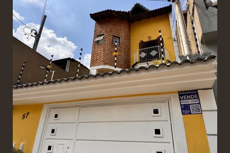 Casa à venda com 241m², 4 quartos e 6 vagas Casa à venda com 241m², 4 quartos e 6 vagasFachada + plaquinha