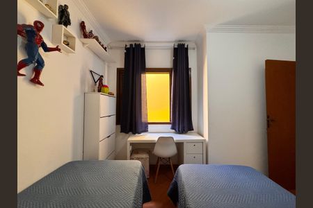 Casa à venda com 241m², 4 quartos e 6 vagas Casa à venda com 241m², 4 quartos e 6 vagasQuarto 1