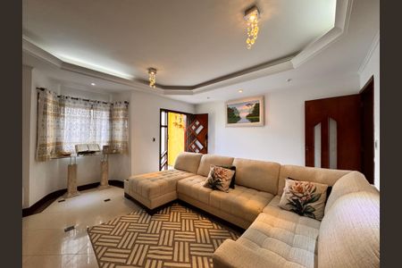 Casa à venda com 241m², 4 quartos e 6 vagas Casa à venda com 241m², 4 quartos e 6 vagasSala