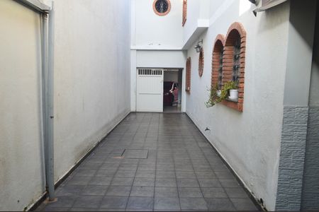 Casa à venda com 180m², 3 quartos e 4 vagasÁrea externa