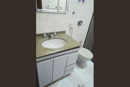 Casa à venda com 180m², 3 quartos e 4 vagasBanheiro Superior