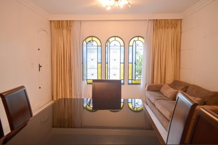 Casa à venda com 180m², 3 quartos e 4 vagasSala