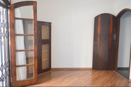 Casa à venda com 180m², 3 quartos e 4 vagasQuarto 1 Suíte