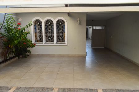 Casa à venda com 180m², 3 quartos e 4 vagasGaragem