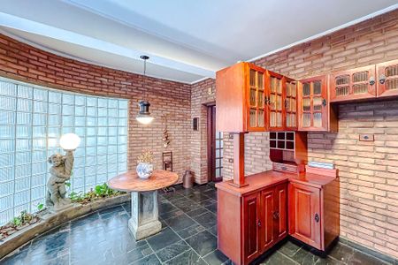 Casa à venda com 242m², 5 quartos e 5 vagasCozinha