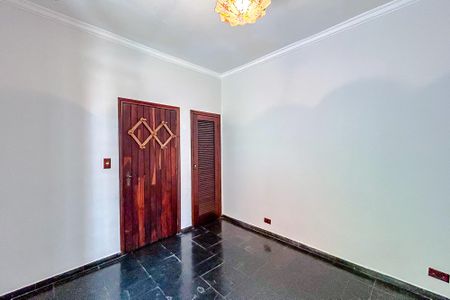Casa à venda com 242m², 5 quartos e 5 vagasQuarto 3