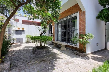 Casa à venda com 242m², 5 quartos e 5 vagasQuintal